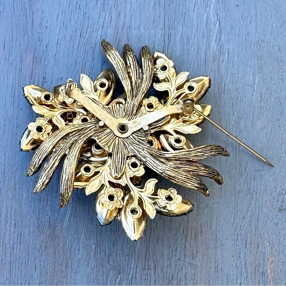 Vintage Gold & Green Floral Brooch - Picture 6 of 11